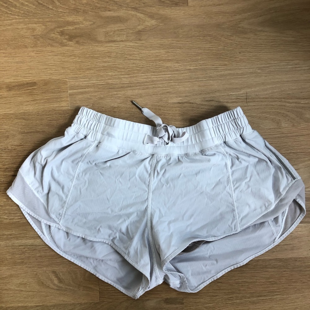 Lululemon Hotty Hot Short I White 2.5” inseam